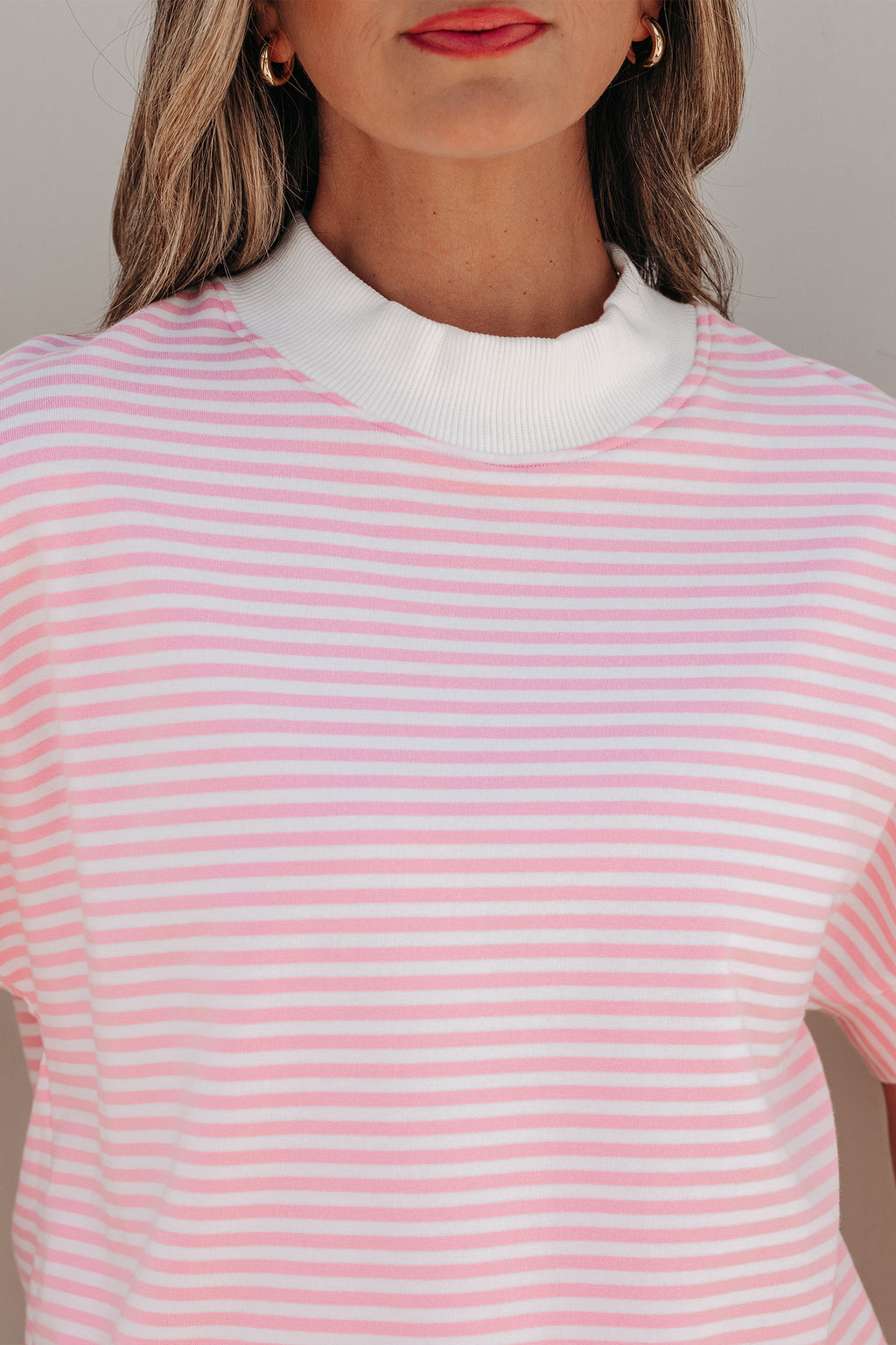 Green Stripe Cuffed Sleeve Contrast Mock Neck Tee Casual 2pcs Short Set