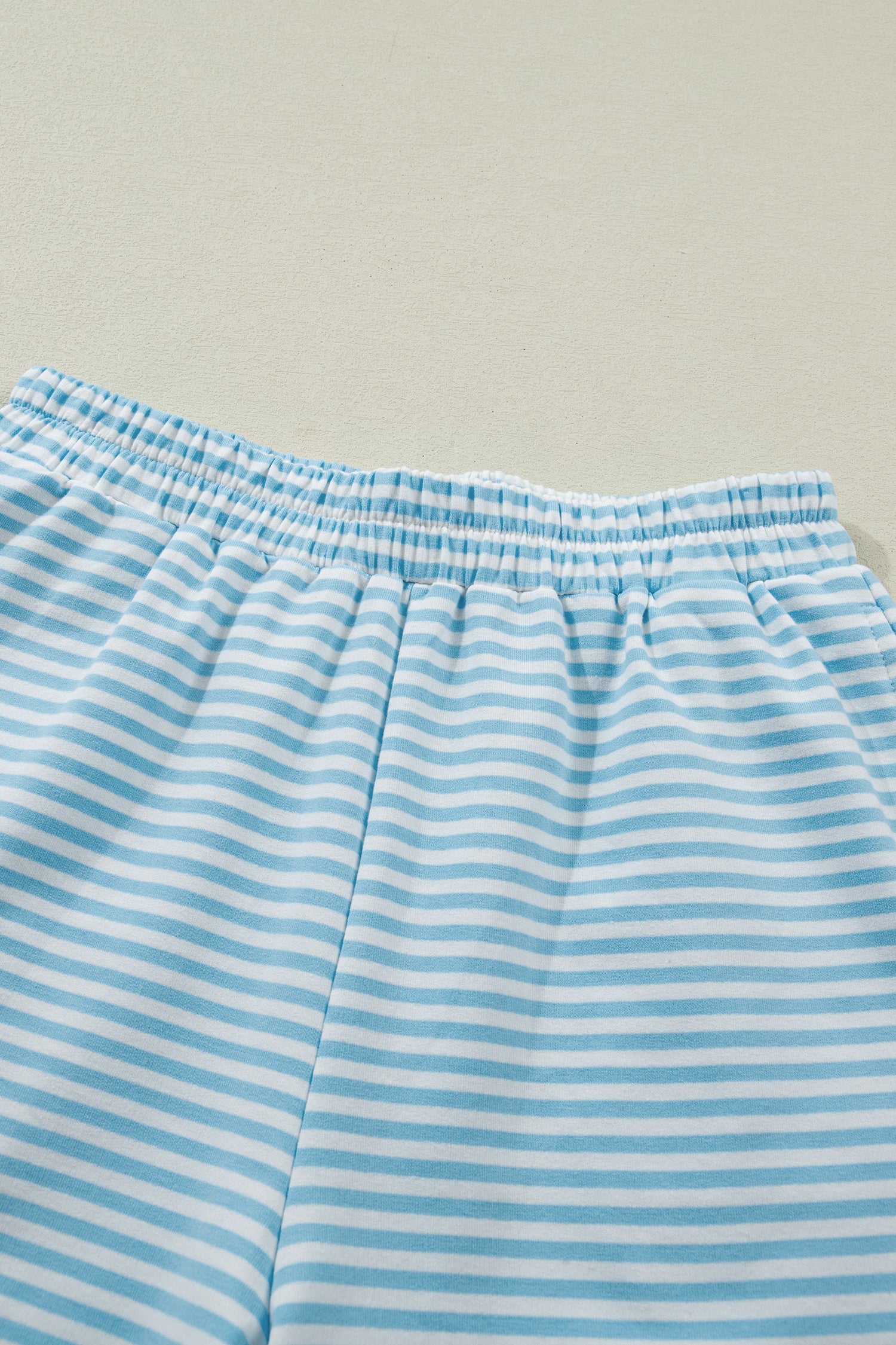 Green Stripe Cuffed Sleeve Contrast Mock Neck Tee Casual 2pcs Short Set