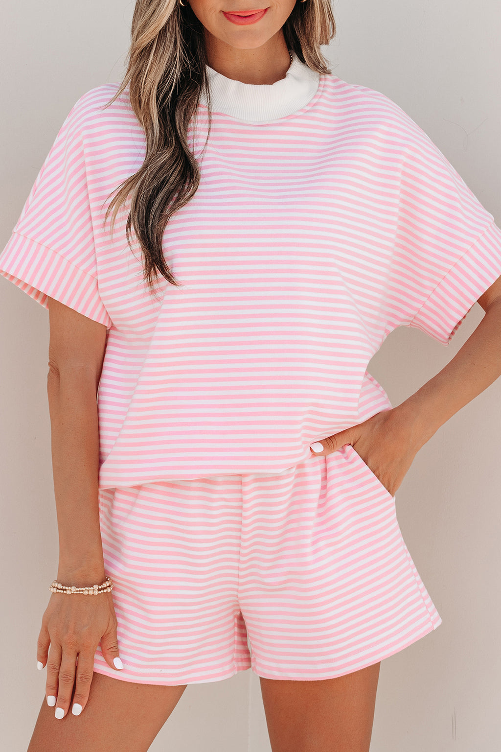 Green Stripe Cuffed Sleeve Contrast Mock Neck Tee Casual 2pcs Short Set