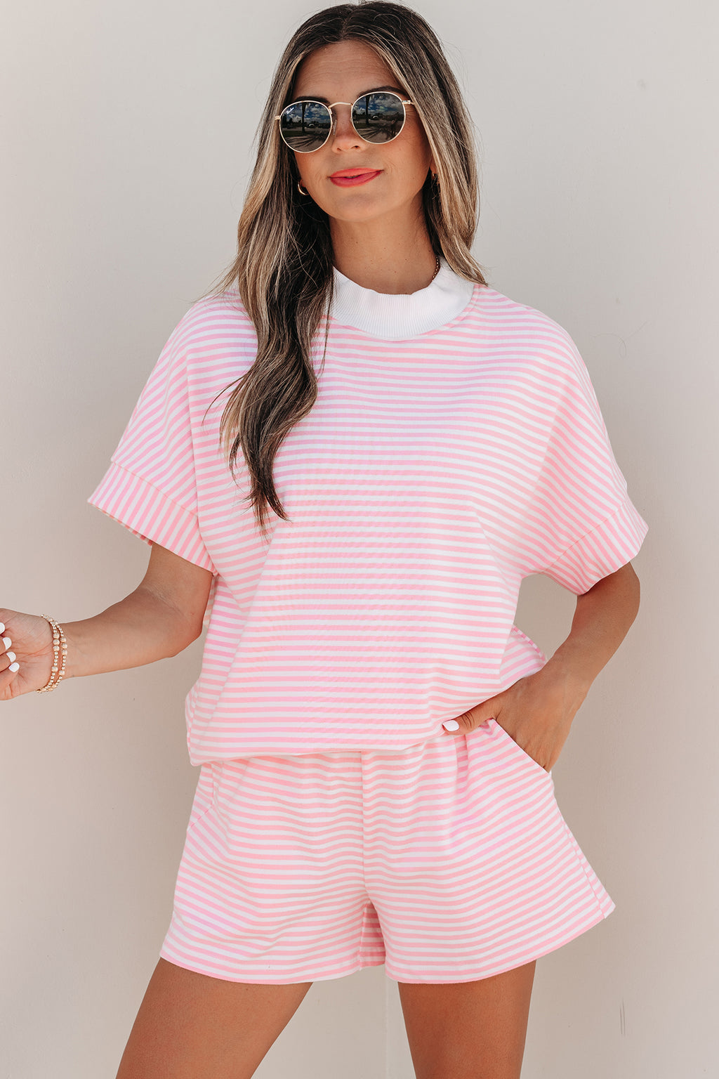 Green Stripe Cuffed Sleeve Contrast Mock Neck Tee Casual 2pcs Short Set