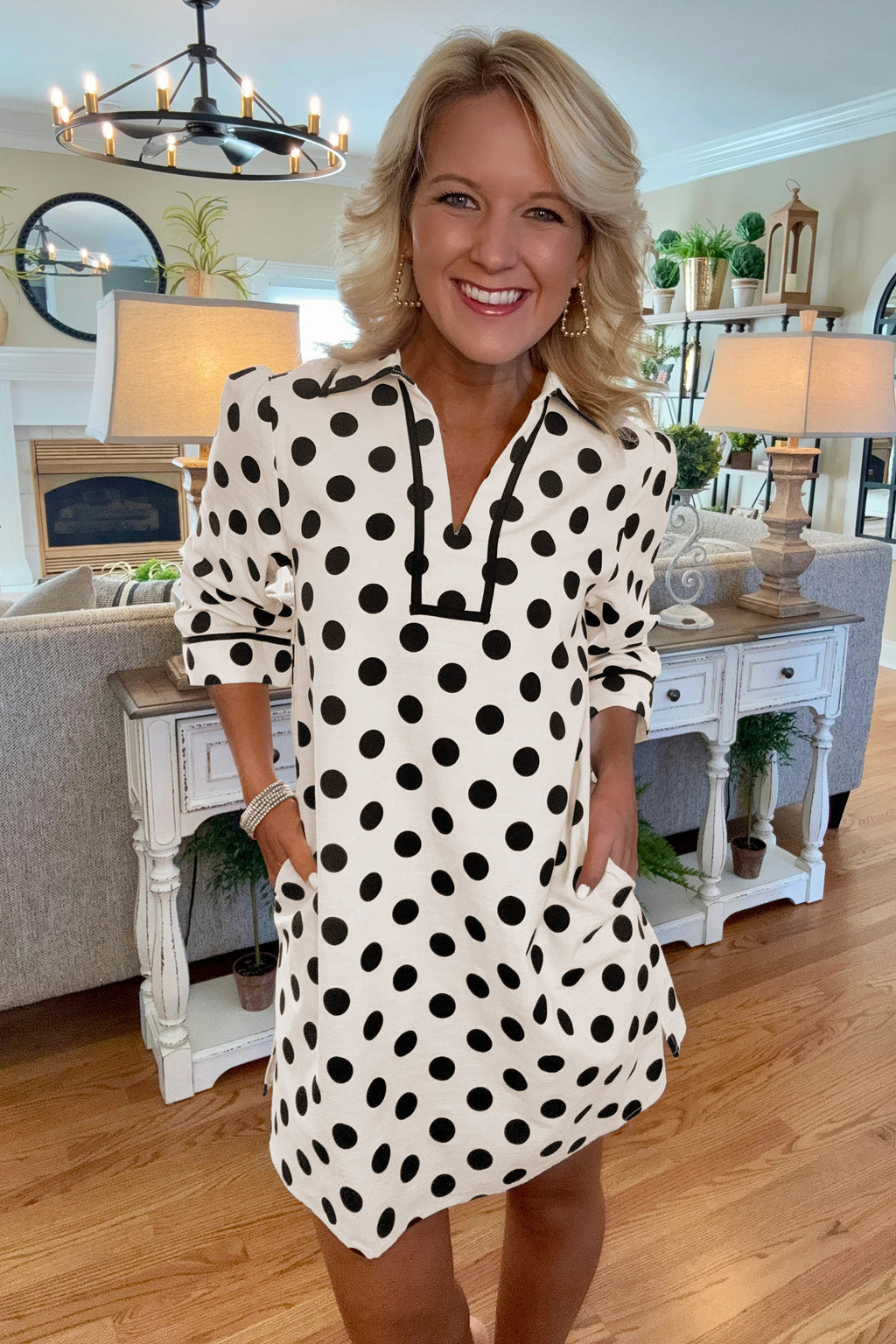 White Polka Dot Half Sleeve Collar V Neck Pocketed Casual Mini Dress